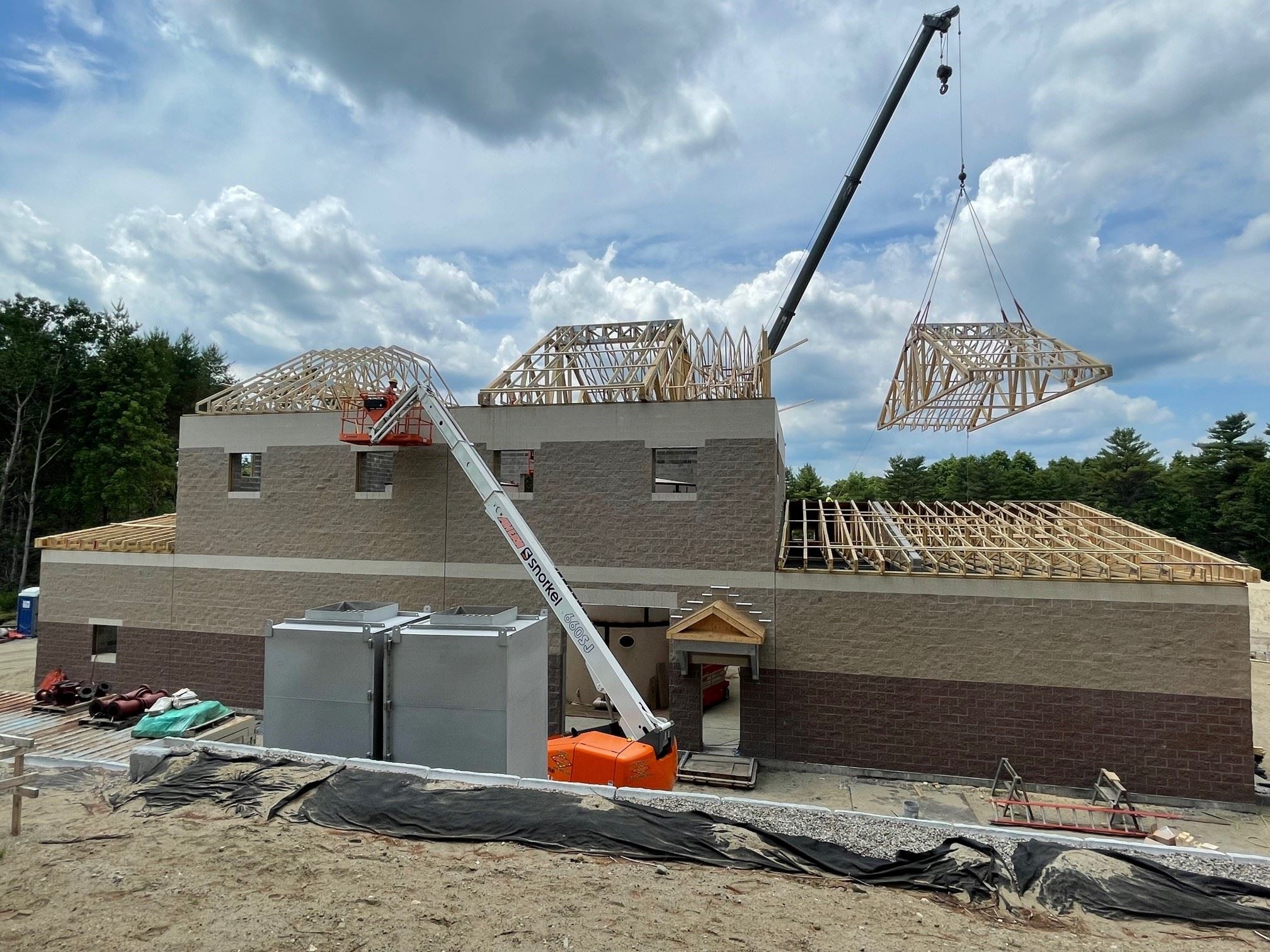 Roof Truss Framing for Low and High Roofs